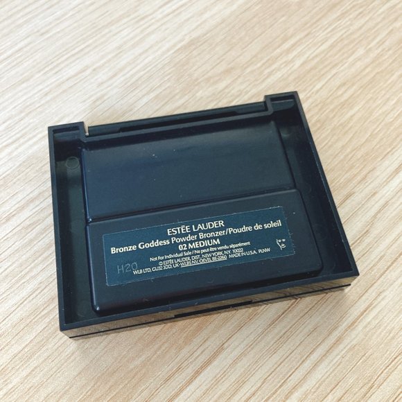 NEW Estée Lauder Bronze Goddess Powder Bronzer - 02 Medium - Picture 3 of 3